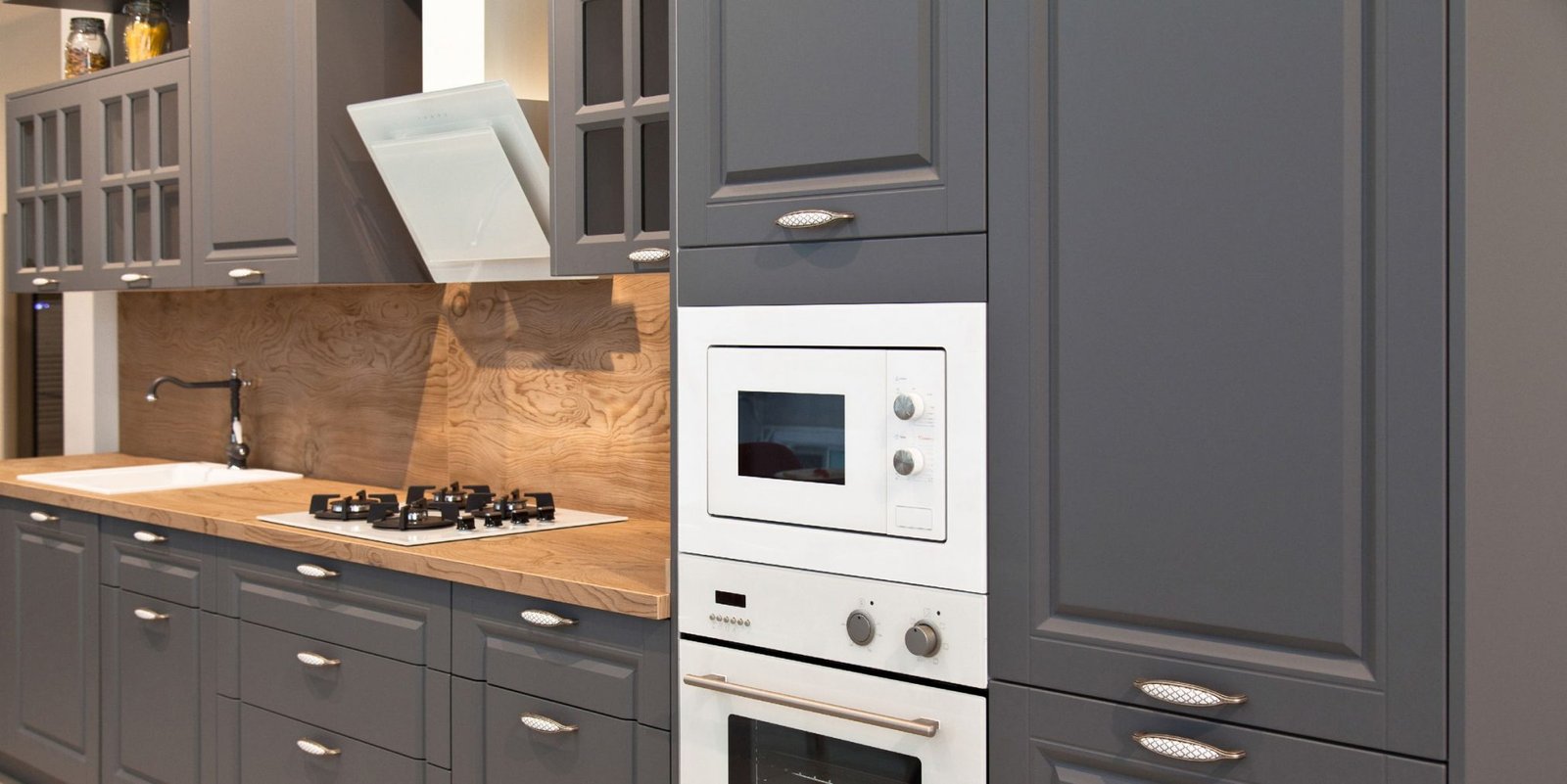 What Kind of Spray Paint to Use on Kitchen