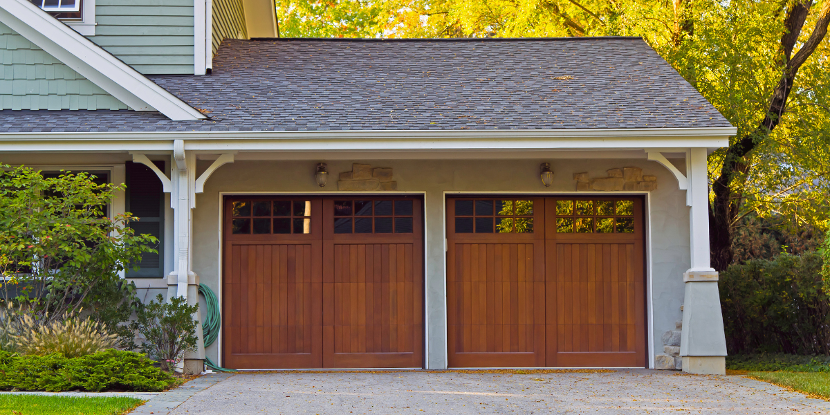 You are currently viewing Painting Garage Door Surfaces Like a Pro Step by Step Guide for a Fresh Look